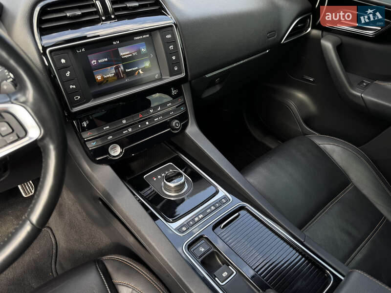 Позашляховик / Кросовер Jaguar F-Pace 2017 в Києві