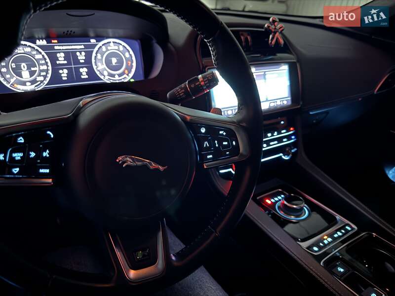 Позашляховик / Кросовер Jaguar F-Pace 2019 в Дніпрі