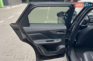 Позашляховик / Кросовер Jaguar F-Pace 2016 в 