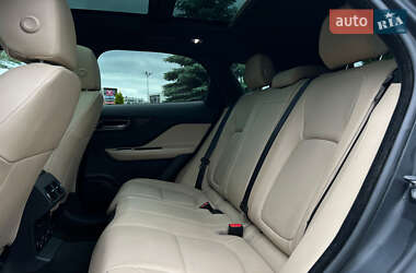 Позашляховик / Кросовер Jaguar F-Pace 2017 в 