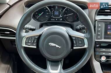Внедорожник / Кроссовер Jaguar F-Pace 2017 в 