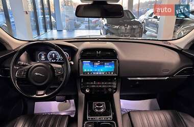 Позашляховик / Кросовер Jaguar F-Pace 2017 в 