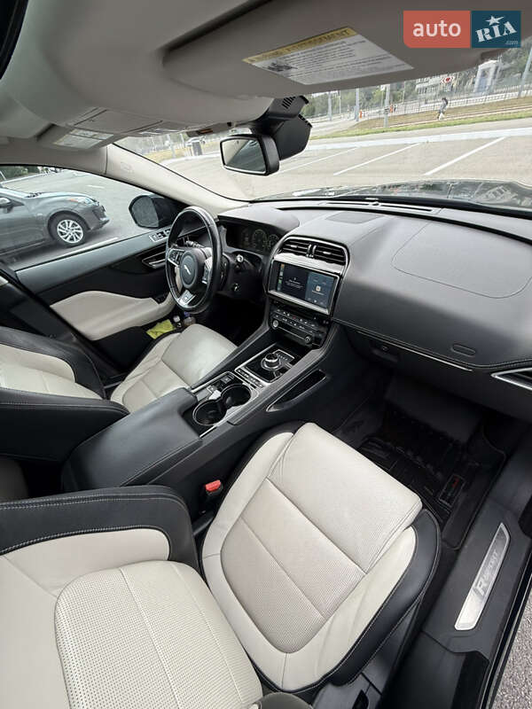 Внедорожник / Кроссовер Jaguar F-Pace 2017 в Харькове