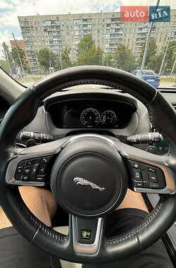 Позашляховик / Кросовер Jaguar F-Pace 2017 в 