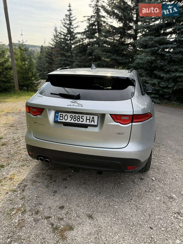 Внедорожник / Кроссовер Jaguar F-Pace 2016 в Тернополе