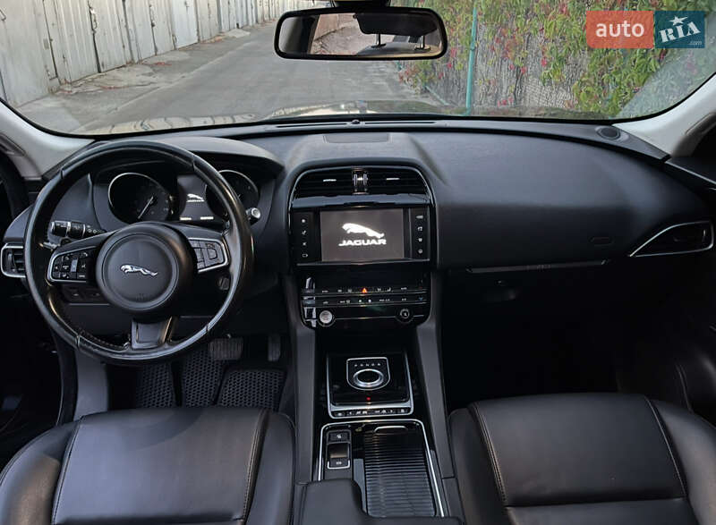 Внедорожник / Кроссовер Jaguar F-Pace 2017 в Киеве