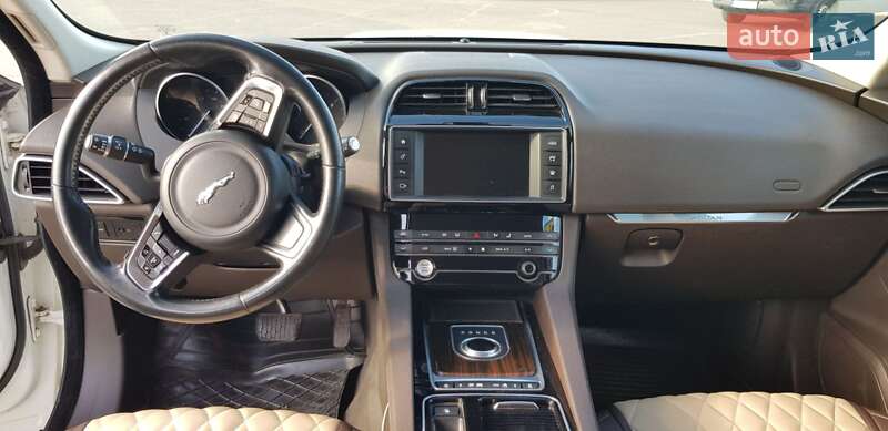 Позашляховик / Кросовер Jaguar F-Pace 2017 в Львові
