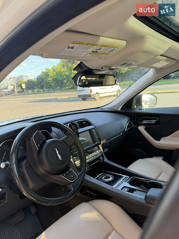 Позашляховик / Кросовер Jaguar F-Pace 2016 в Хмельницькому