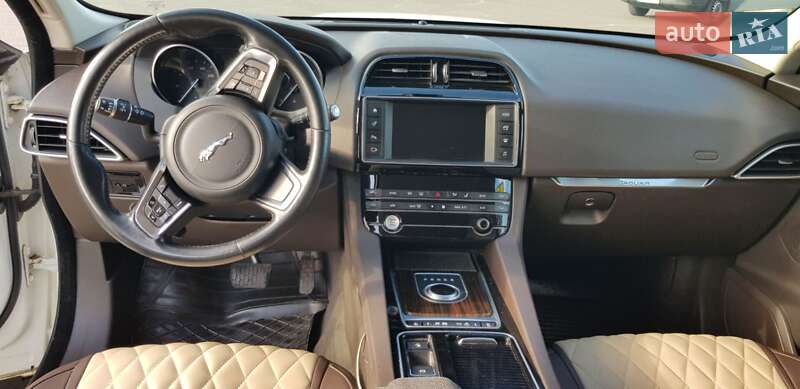 Позашляховик / Кросовер Jaguar F-Pace 2017 в Львові