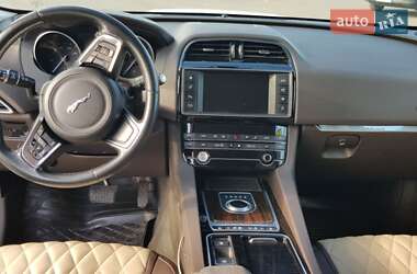 Позашляховик / Кросовер Jaguar F-Pace 2017 в 
