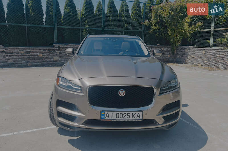 Внедорожник / Кроссовер Jaguar F-Pace 2016 в 