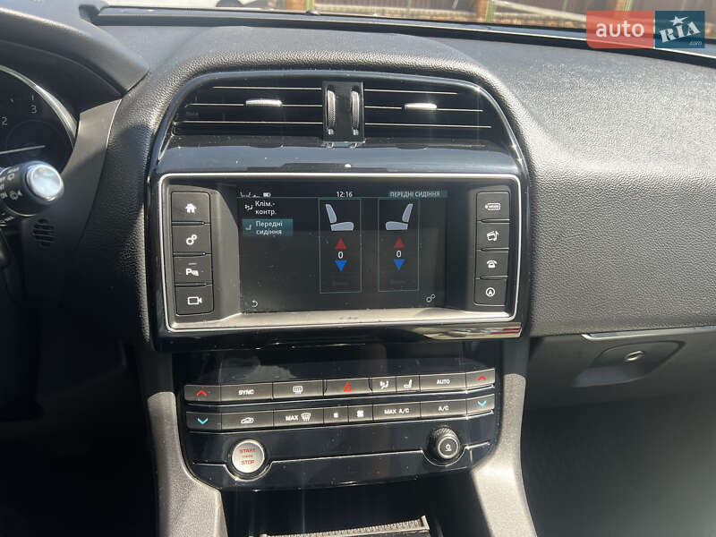 Внедорожник / Кроссовер Jaguar F-Pace 2016 в Василькове