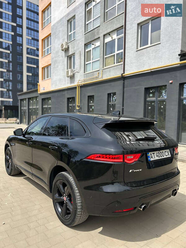 Внедорожник / Кроссовер Jaguar F-Pace 2016 в Ивано-Франковске