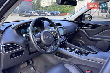 Позашляховик / Кросовер Jaguar F-Pace 2017 в 
