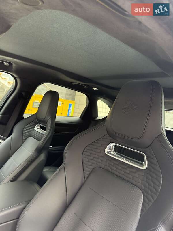 Позашляховик / Кросовер Jaguar F-Pace 2021 в Києві