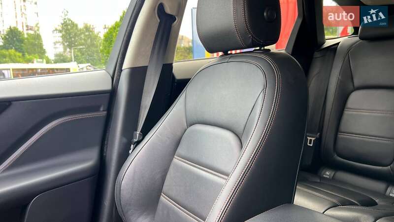 Позашляховик / Кросовер Jaguar F-Pace 2018 в Львові