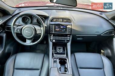 Позашляховик / Кросовер Jaguar F-Pace 2017 в 