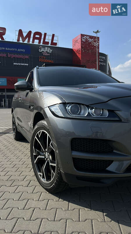 Позашляховик / Кросовер Jaguar F-Pace 2016 в Києві