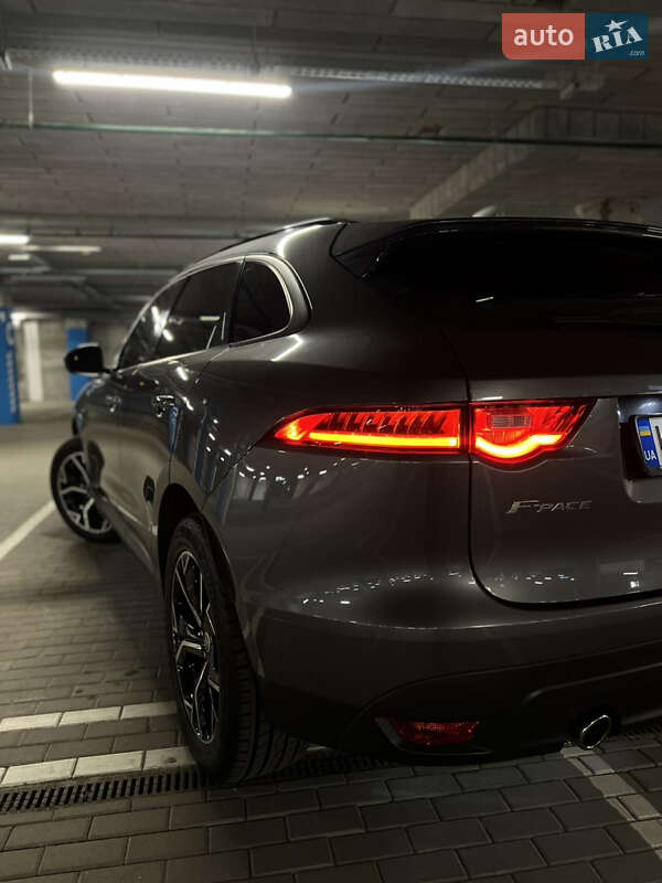 Позашляховик / Кросовер Jaguar F-Pace 2016 в Києві