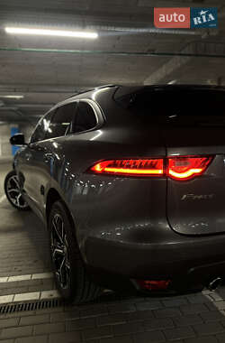 Позашляховик / Кросовер Jaguar F-Pace 2016 в 
