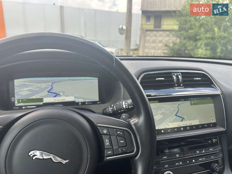 Внедорожник / Кроссовер Jaguar F-Pace 2016 в Киеве