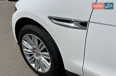 Внедорожник / Кроссовер Jaguar F-Pace 2018 в 
