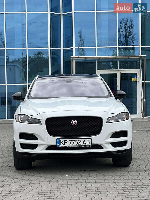 Позашляховик / Кросовер Jaguar F-Pace 2017 в 