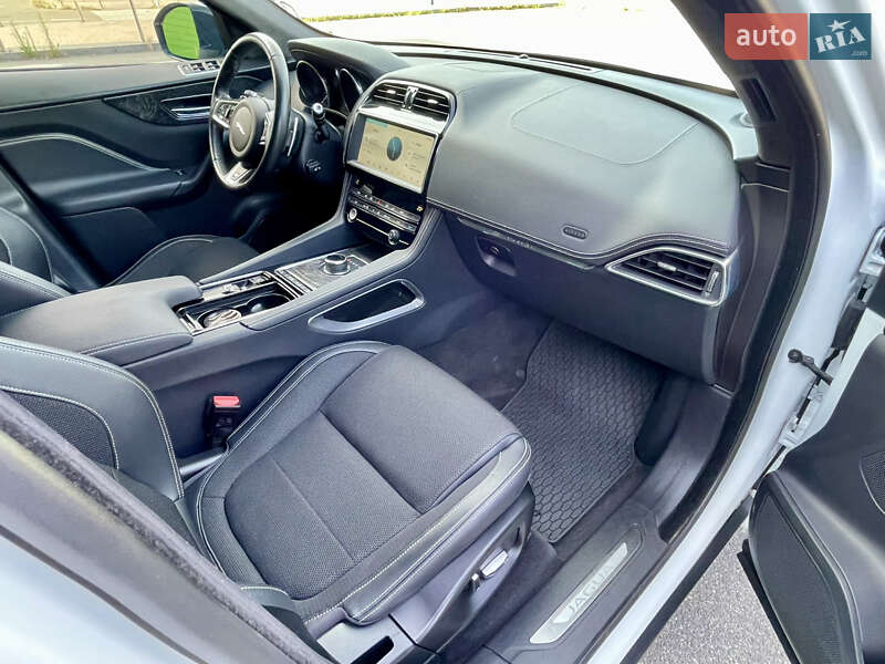 Внедорожник / Кроссовер Jaguar F-Pace 2020 в Киеве