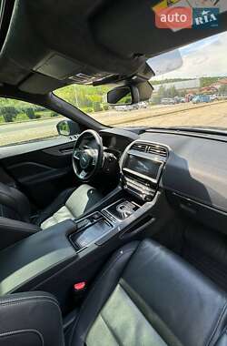 Внедорожник / Кроссовер Jaguar F-Pace 2016 в 
