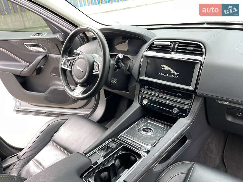 Внедорожник / Кроссовер Jaguar F-Pace 2020 в Киеве