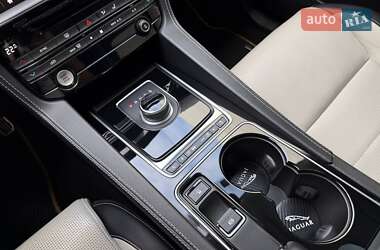 Внедорожник / Кроссовер Jaguar F-Pace 2016 в 