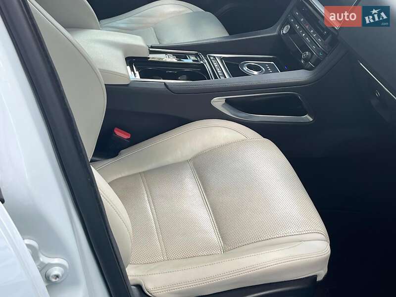 Позашляховик / Кросовер Jaguar F-Pace 2018 в Києві
