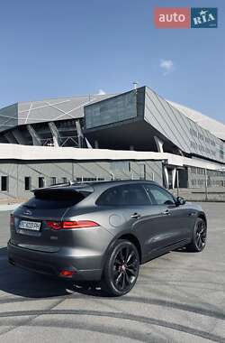 Позашляховик / Кросовер Jaguar F-Pace 2017 в 