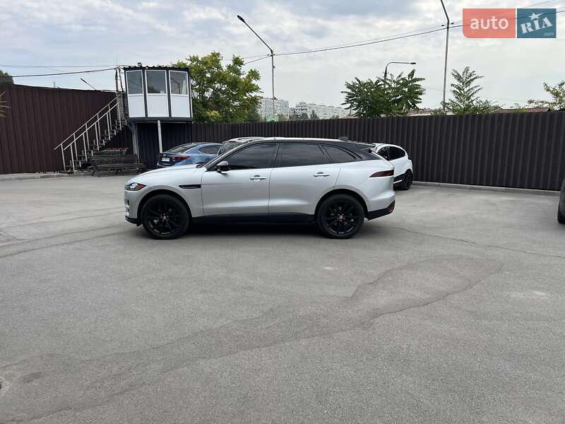 Позашляховик / Кросовер Jaguar F-Pace 2018 в 