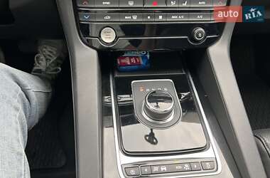 Позашляховик / Кросовер Jaguar F-Pace 2018 в 
