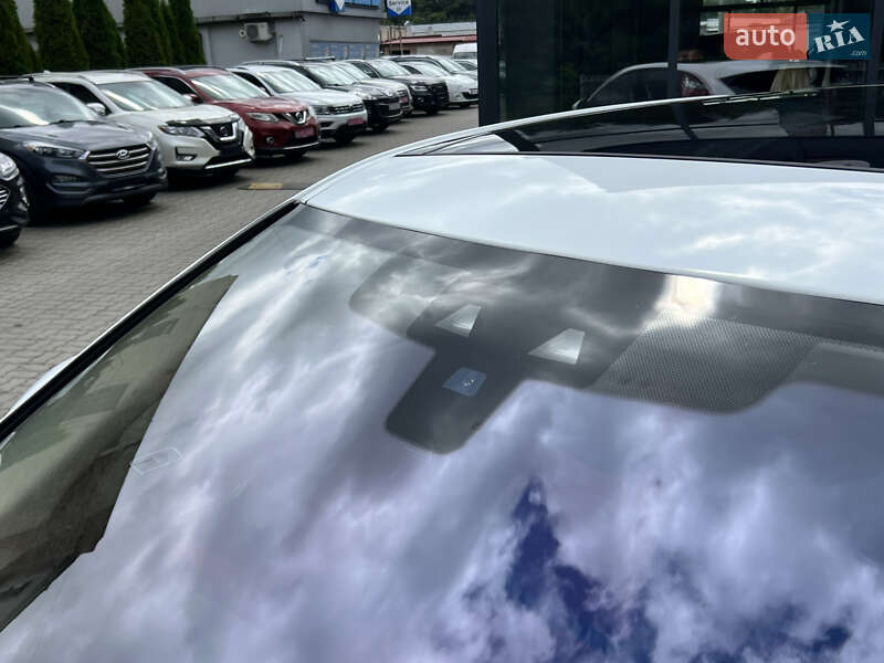 Внедорожник / Кроссовер Jaguar F-Pace 2017 в Нововолынске