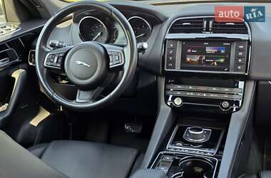 Внедорожник / Кроссовер Jaguar F-Pace 2017 в 