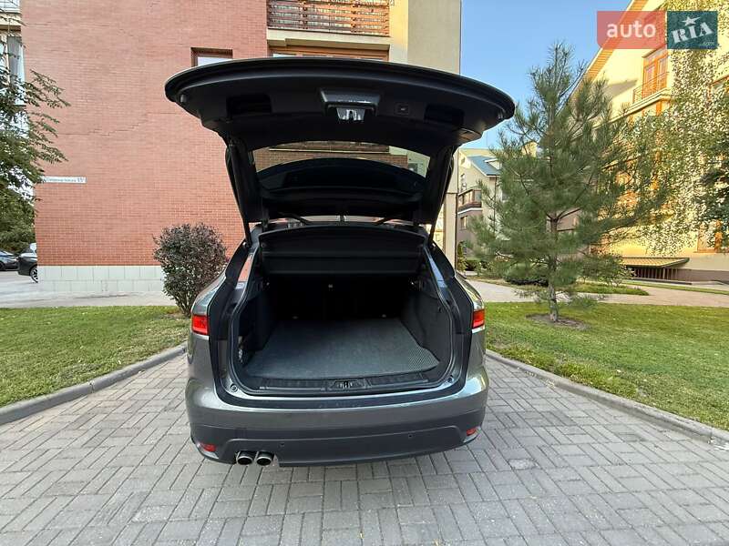 Внедорожник / Кроссовер Jaguar F-Pace 2016 в Запорожье