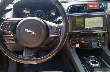 Внедорожник / Кроссовер Jaguar F-Pace 2017 в 