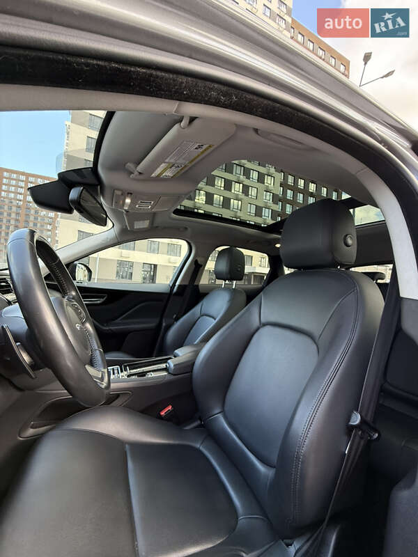 Позашляховик / Кросовер Jaguar F-Pace 2017 в Києві