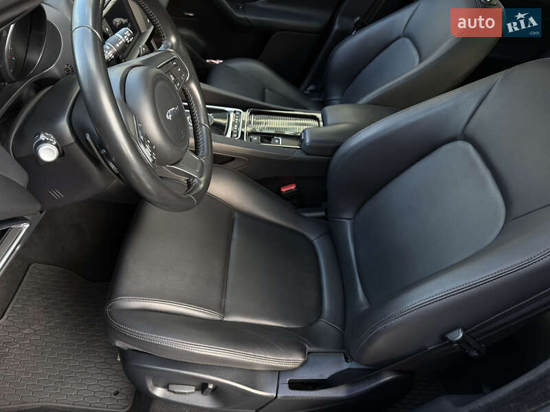 Позашляховик / Кросовер Jaguar F-Pace 2017 в Києві