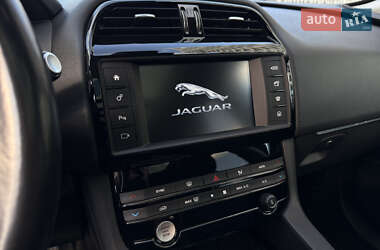 Внедорожник / Кроссовер Jaguar F-Pace 2017 в 
