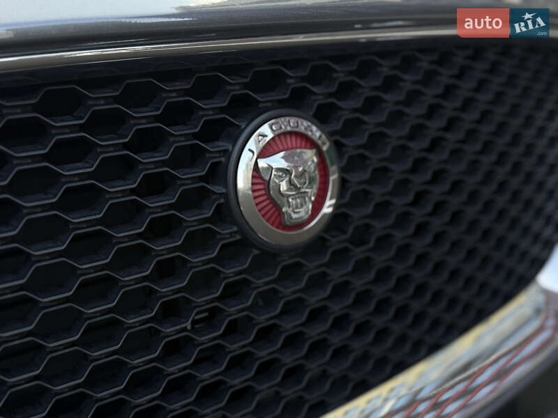 Позашляховик / Кросовер Jaguar F-Pace 2017 в Києві