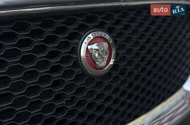 Внедорожник / Кроссовер Jaguar F-Pace 2017 в 