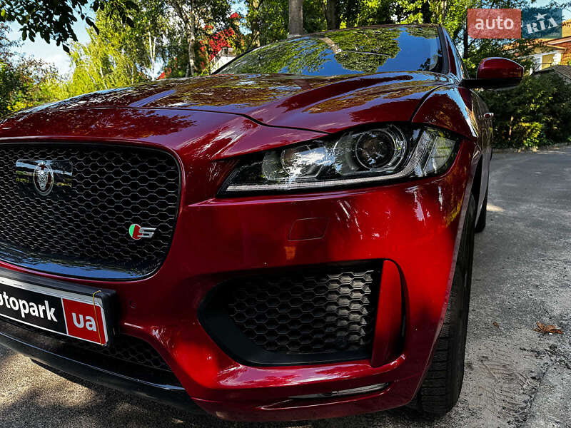 Внедорожник / Кроссовер Jaguar F-Pace 2016 в Киеве