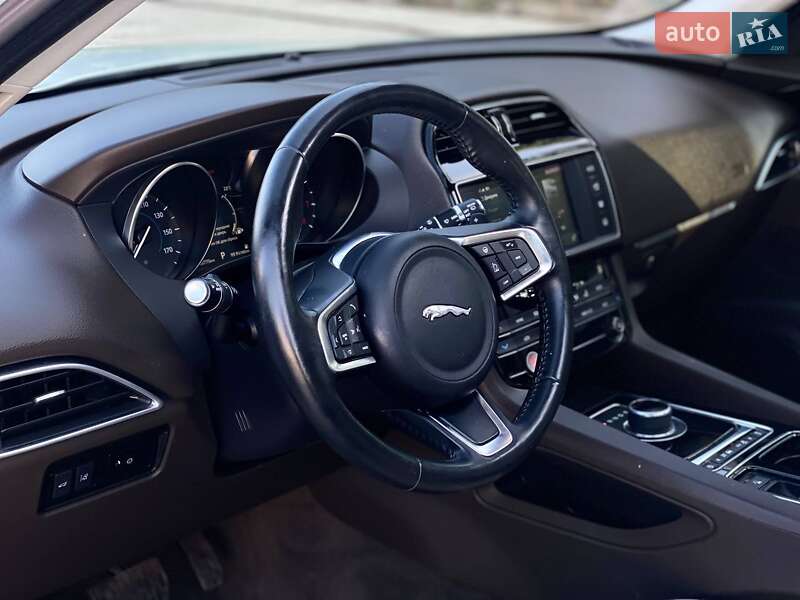 Внедорожник / Кроссовер Jaguar F-Pace 2017 в Киеве
