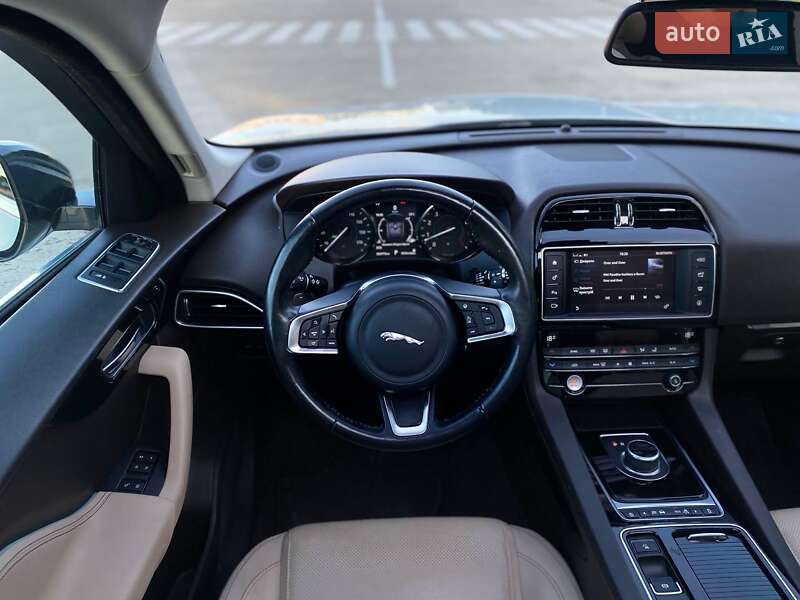 Внедорожник / Кроссовер Jaguar F-Pace 2017 в Киеве