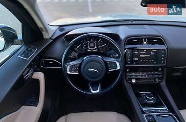 Внедорожник / Кроссовер Jaguar F-Pace 2017 в 