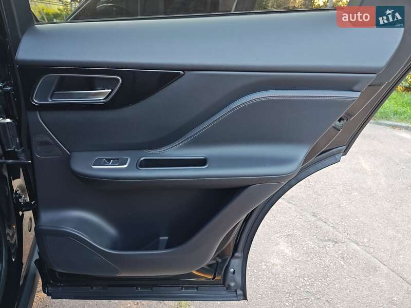 Внедорожник / Кроссовер Jaguar F-Pace 2017 в Житомире