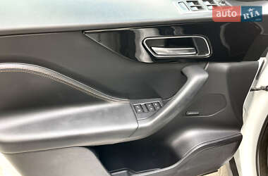 Внедорожник / Кроссовер Jaguar F-Pace 2019 в 